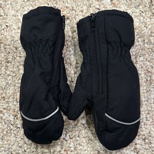 Polarn O. Pyret Black Mittens with Reflective Stripe